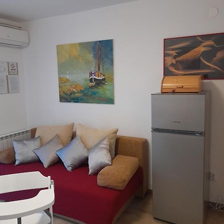 Apartment Dean Klimno Bagian luar foto