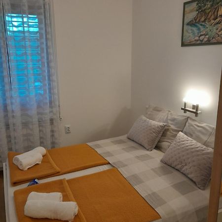 Apartment Dean Klimno Bagian luar foto