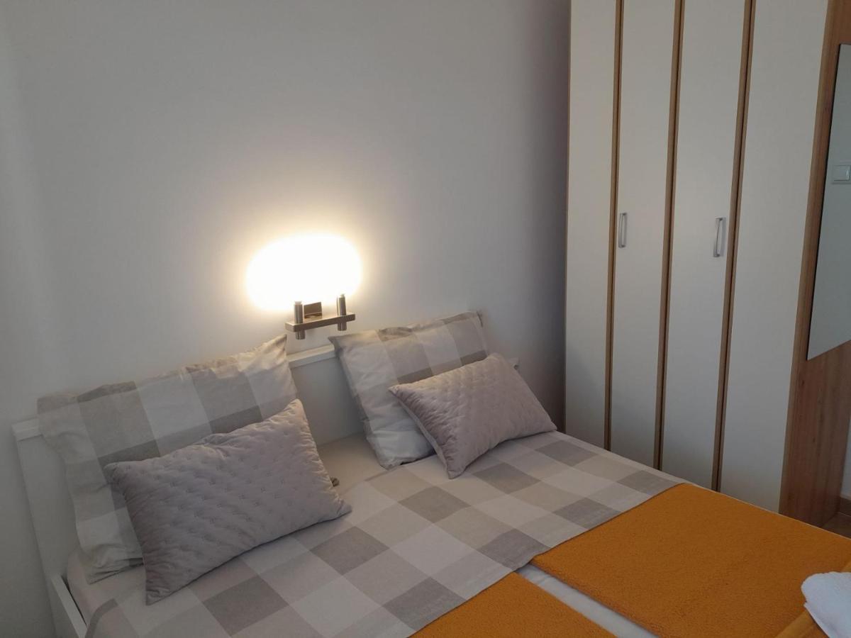 Apartment Dean Klimno Bagian luar foto
