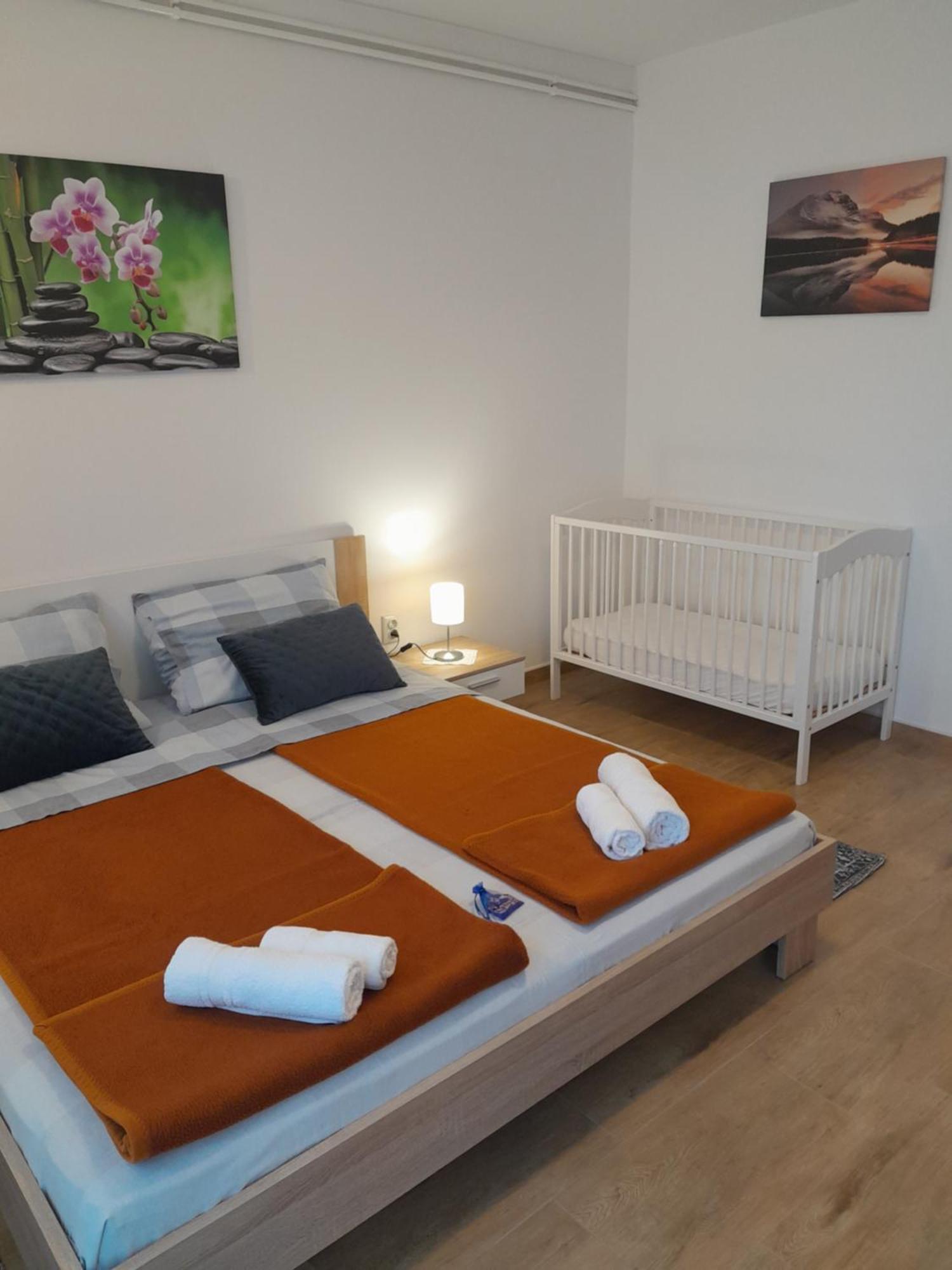 Apartment Dean Klimno Bagian luar foto
