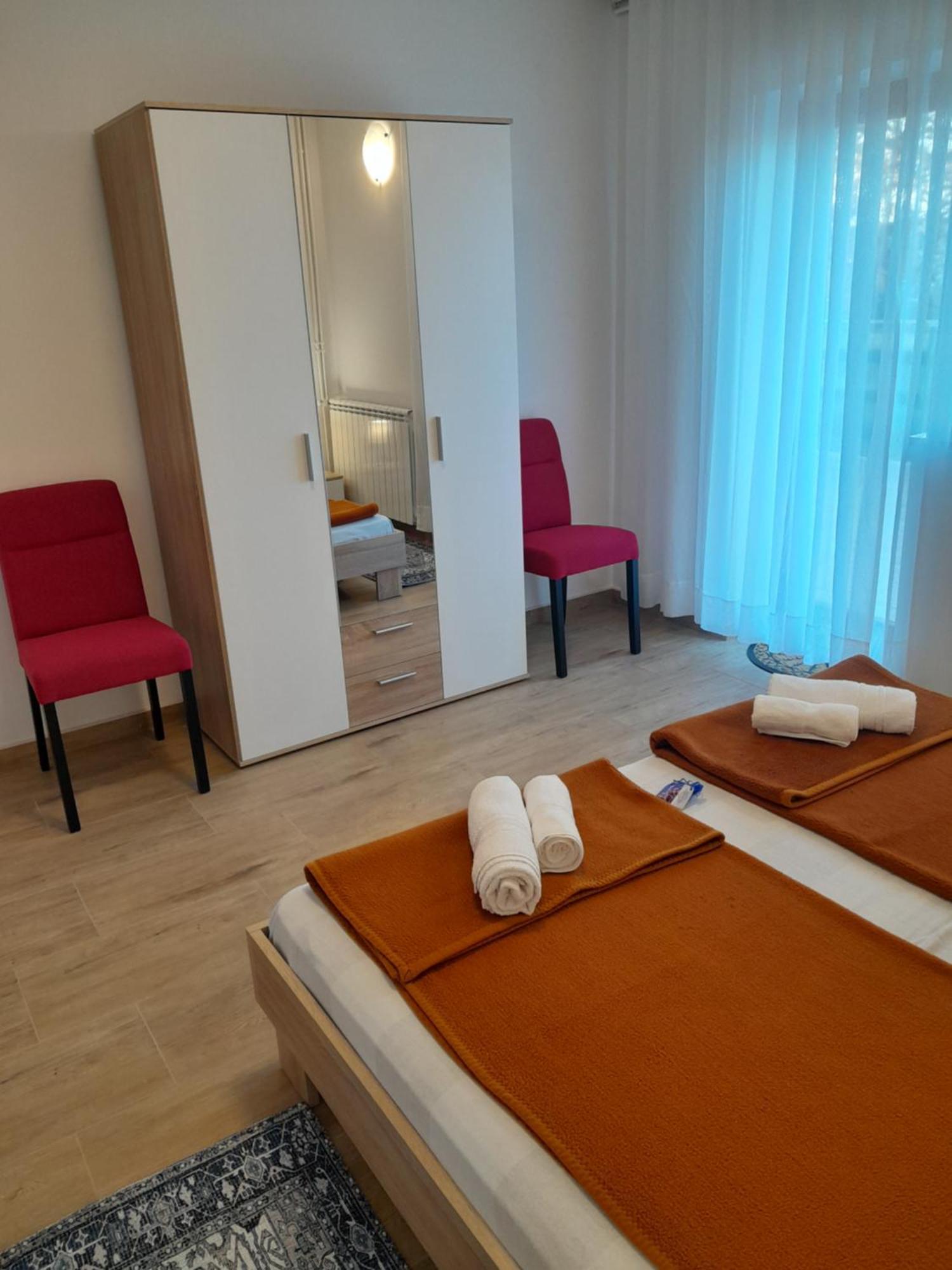 Apartment Dean Klimno Bagian luar foto