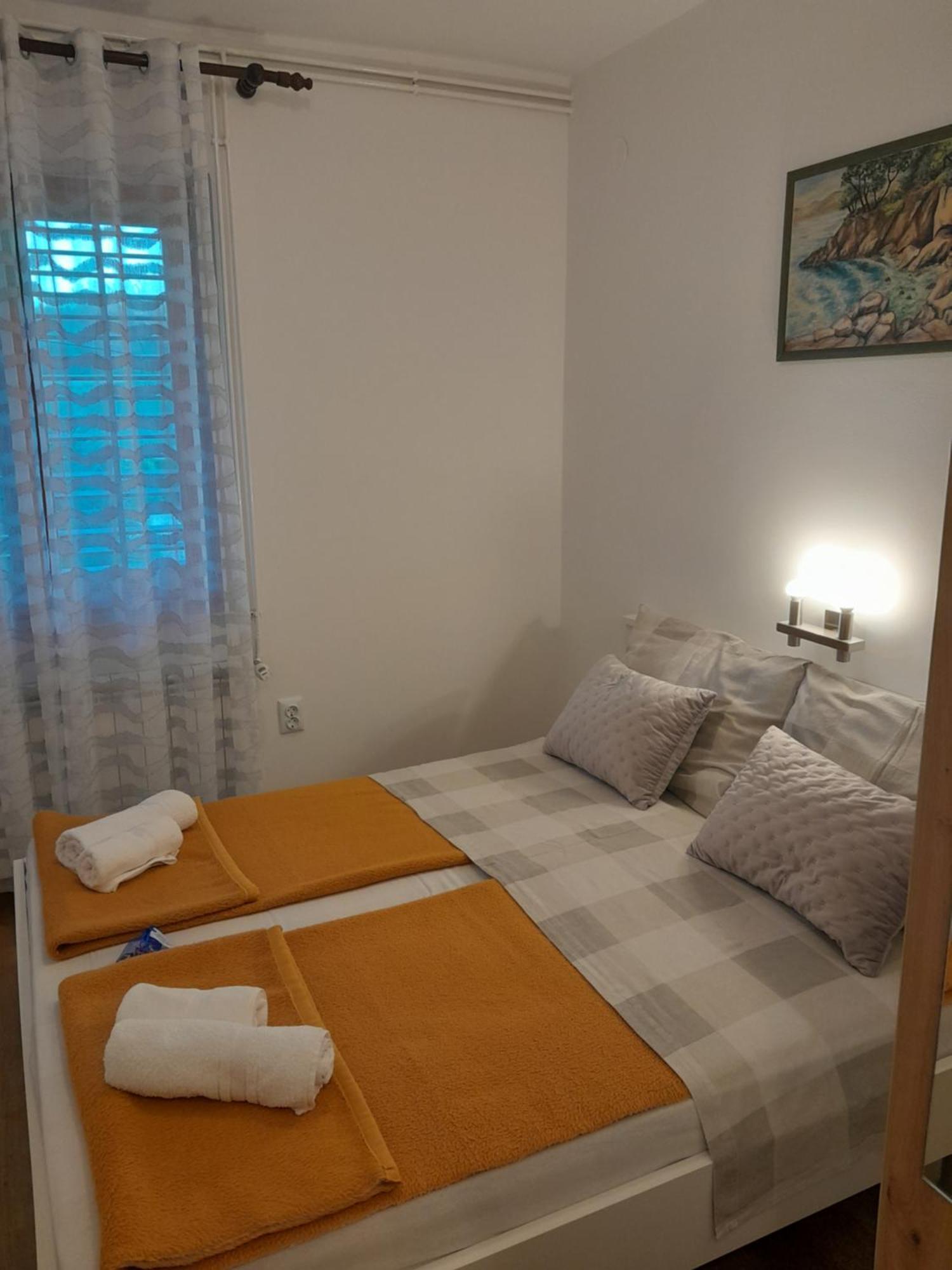 Apartment Dean Klimno Bagian luar foto