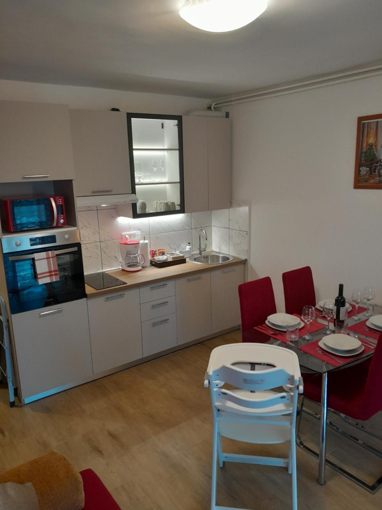 Apartment Dean Klimno Bagian luar foto